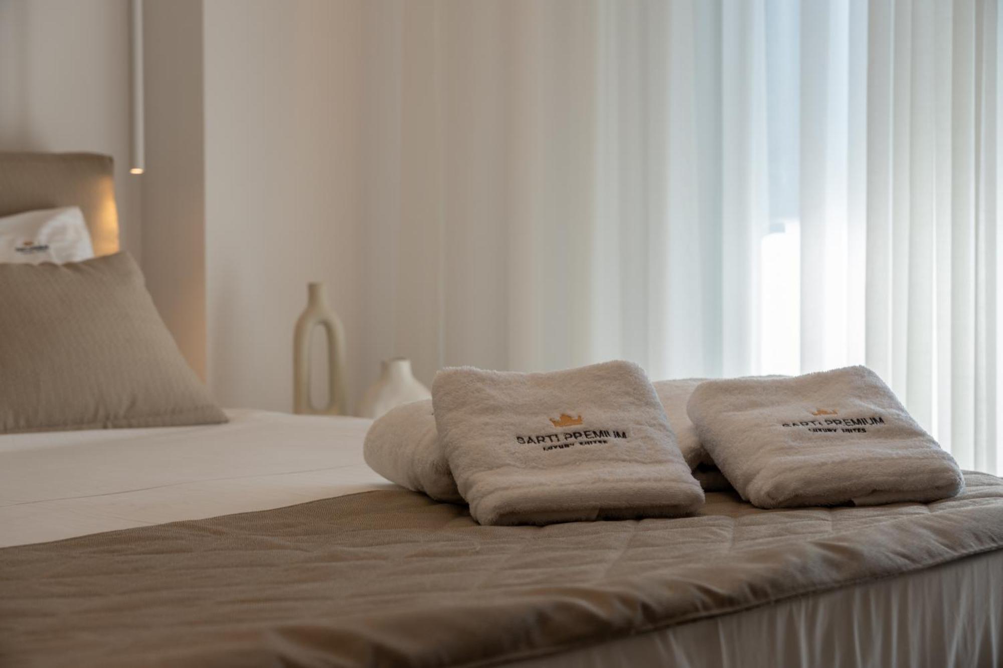 Sarti Premium Suites Екстериор снимка